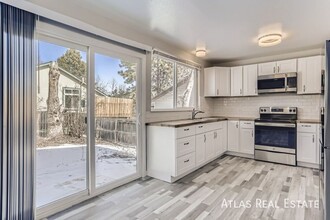 3822 S Ceylon Way in Aurora, CO - Building Photo - Building Photo