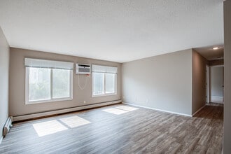 Riverview Apartments in Hudson, WI - Foto de edificio - Interior Photo