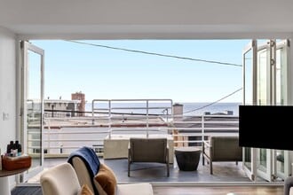 1308 Ocean Dr in Manhattan Beach, CA - Building Photo - Building Photo
