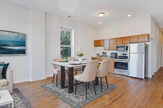 2601 W North Ave, Unit 2 in Chicago, IL - Foto de edificio - Building Photo