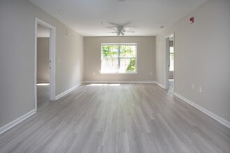 Capital Luxury Condominiumns in Tallahassee, FL - Foto de edificio - Interior Photo