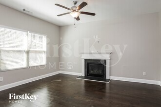 4186 Woodland Park Dr SW in Atlanta, GA - Building Photo - Building Photo