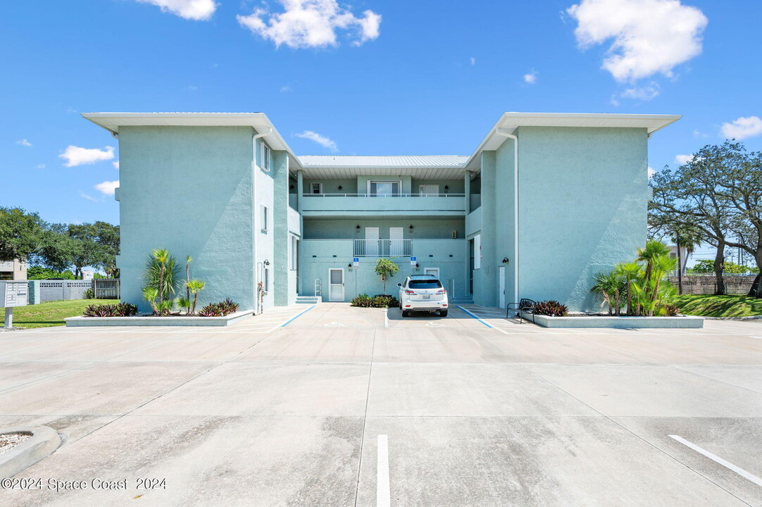 303 Audubon Dr in Melbourne, FL - Building Photo