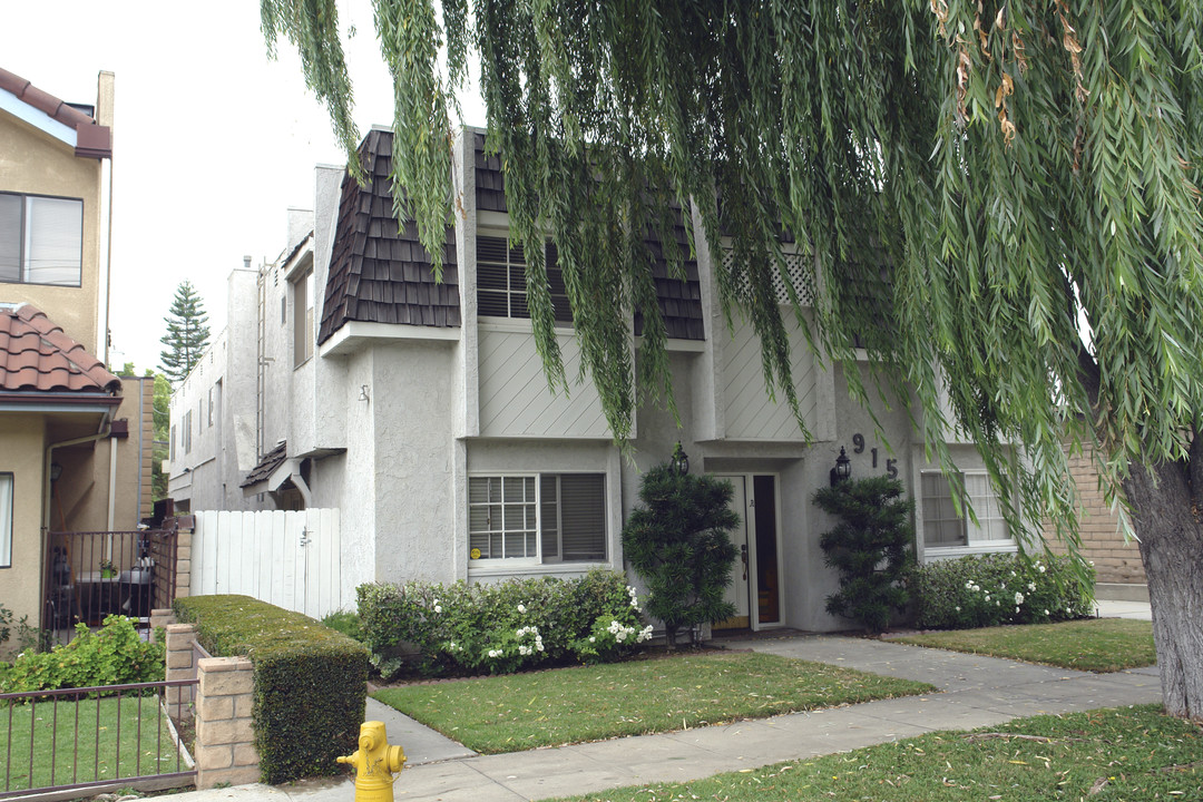 915 N Monterey St in Alhambra, CA - Building Photo