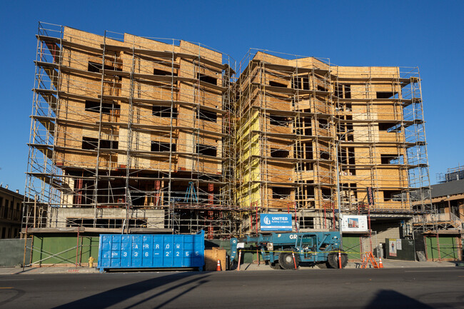 The Depot at Hyde Park in Los Angeles, CA - Building Photo - Building Photo