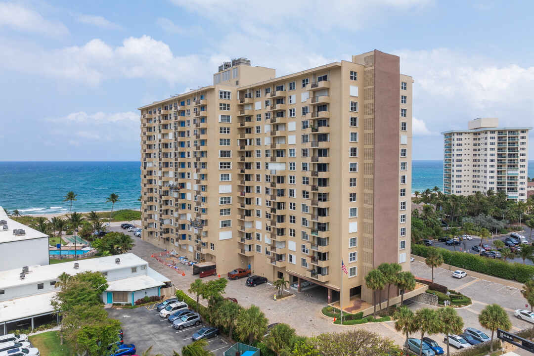 Royal Coast Condominium in Pompano Beach, FL - Building Photo