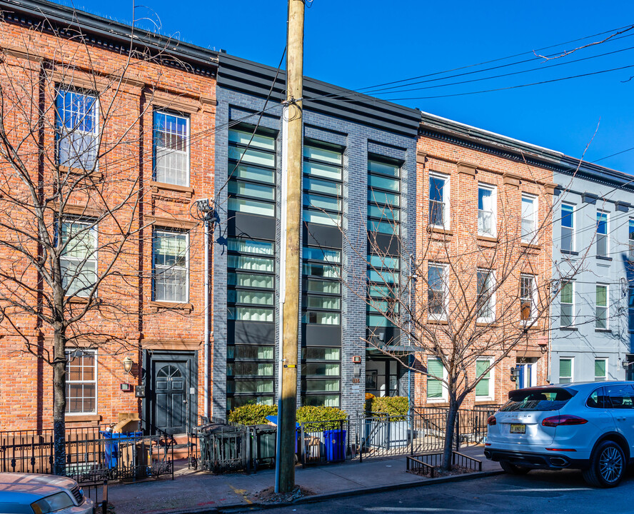 116 Bloomfield St in Hoboken, NJ - Foto de edificio