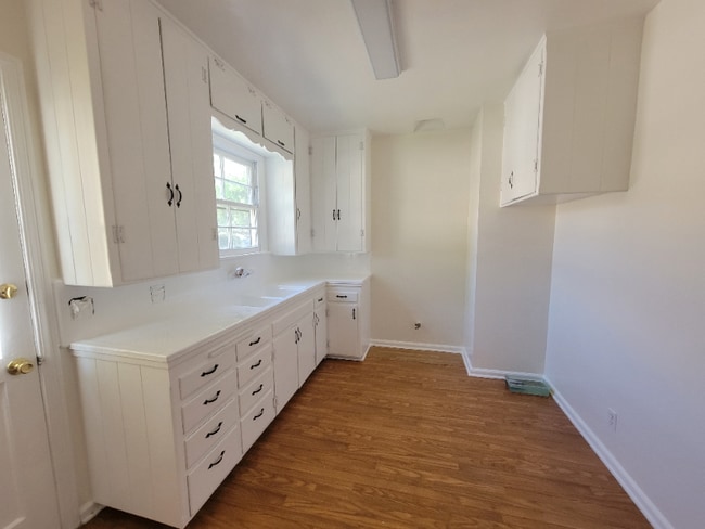 13634 Leadwell St in Los Angeles, CA - Building Photo - Building Photo