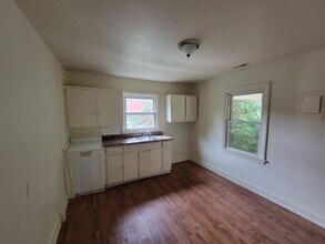 905 Hackett St in Greensboro, NC - Building Photo - Building Photo