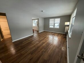 2396 S Long Lake Rd in Fenton, MI - Building Photo - Building Photo