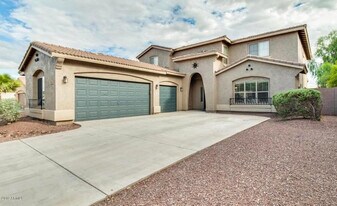 16741 W Tether Trail in Surprise, AZ - Building Photo