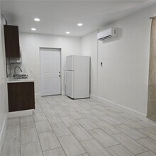1230 NW 70th St in Miami, FL - Building Photo - Building Photo