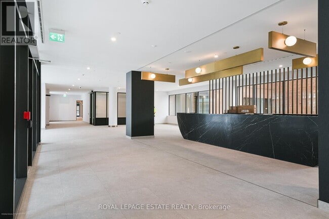 1 Quarrington Lane in North York, ON - Building Photo - Building Photo