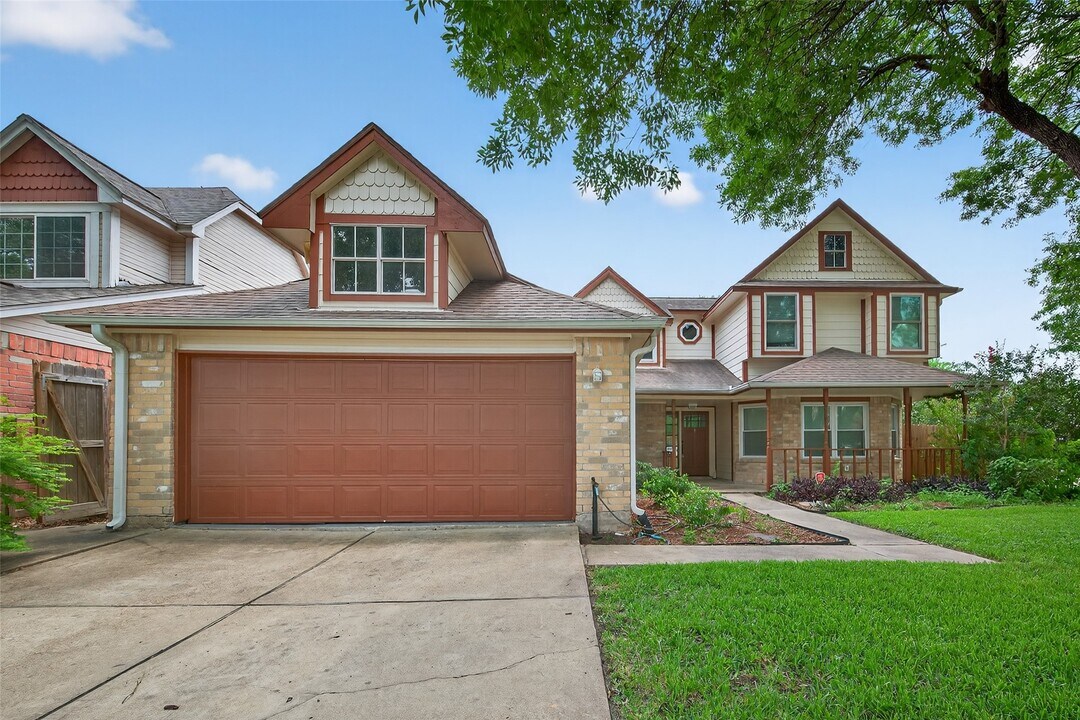 13043 Skymeadow Dr in Houston, TX - Building Photo