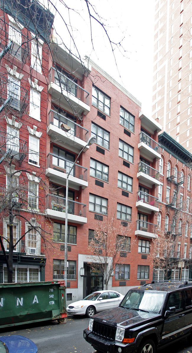 312 East 92nd Street in New York, NY - Building Photo - Building Photo