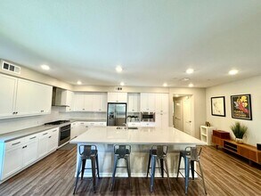 126 Tribeca in Irvine, CA - Building Photo - Building Photo