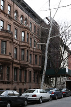 43 W 76th St in New York, NY - Building Photo - Building Photo