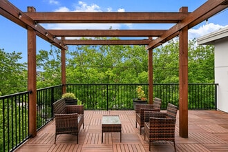 162TEN in Redmond, WA - Building Photo - Building Photo