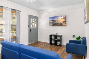 713 E Palmetto St in Lakeland, FL - Building Photo