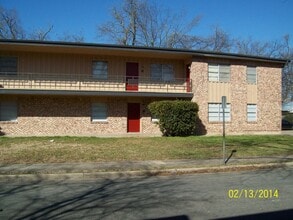 Holiday Apartments in Paris, TX - Foto de edificio - Primary Photo