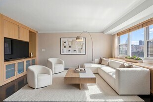 3 Sheridan Square in New York, NY - Building Photo