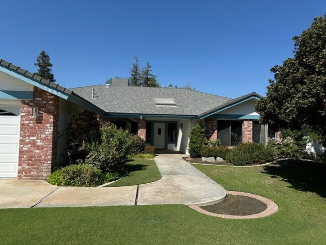 3005 Summer Creek Ct in Bakersfield, CA - Building Photo - Building Photo