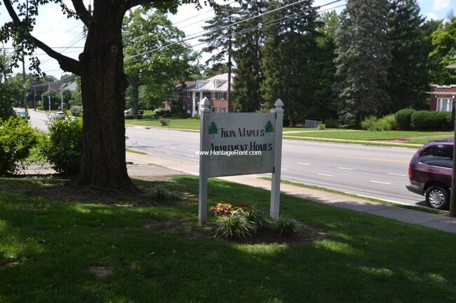 6330 Montgomery Rd in Cincinnati, OH - Building Photo - Building Photo