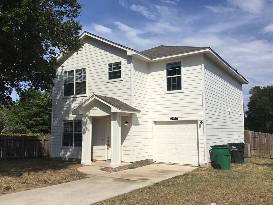 3500 Banda Ln in Austin, TX - Foto de edificio