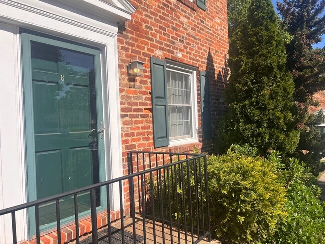 415 Burgoyne Rd in Charlottesville, VA - Building Photo - Building Photo