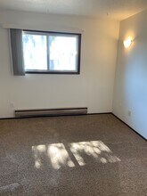 4404 Markle Rd, Unit 3 in La crosse, WI - Building Photo - Building Photo