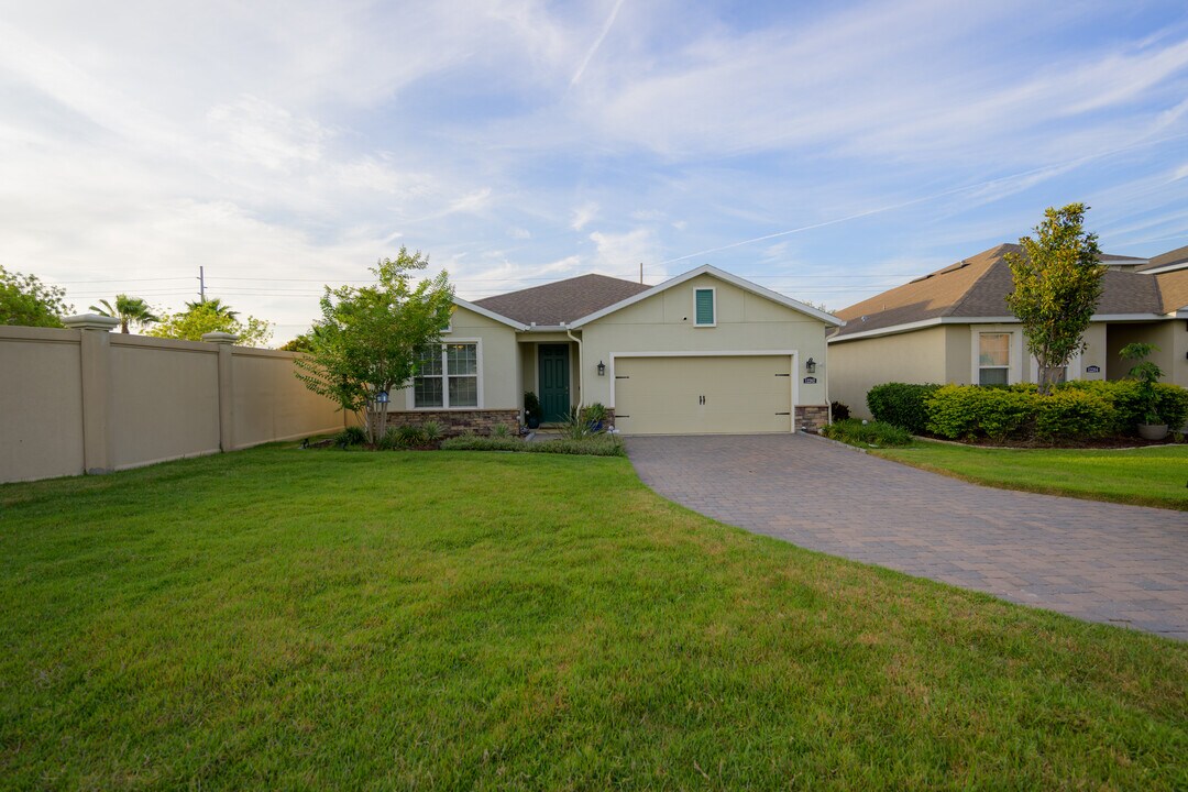 12202 Blue Pacific Dr in Riverview, FL - Foto de edificio