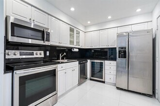 6770 Indian Creek Dr, Unit TS-P in Miami, FL - Building Photo - Building Photo