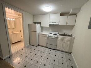 1247 Beacon St, Unit 1223-114 in Brookline, MA - Building Photo - Building Photo