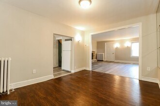7037 Elmwood Ave in Philadelphia, PA - Building Photo - Building Photo