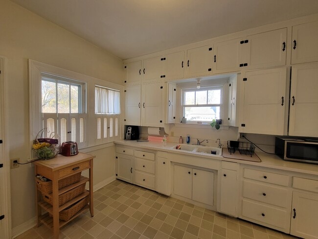 property at 2001 Merner Ave
