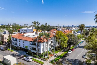 960 N. Alfred in Los Angeles, CA - Building Photo - Building Photo