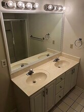 2481 E Rahn Rd in Dayton, OH - Building Photo - Building Photo