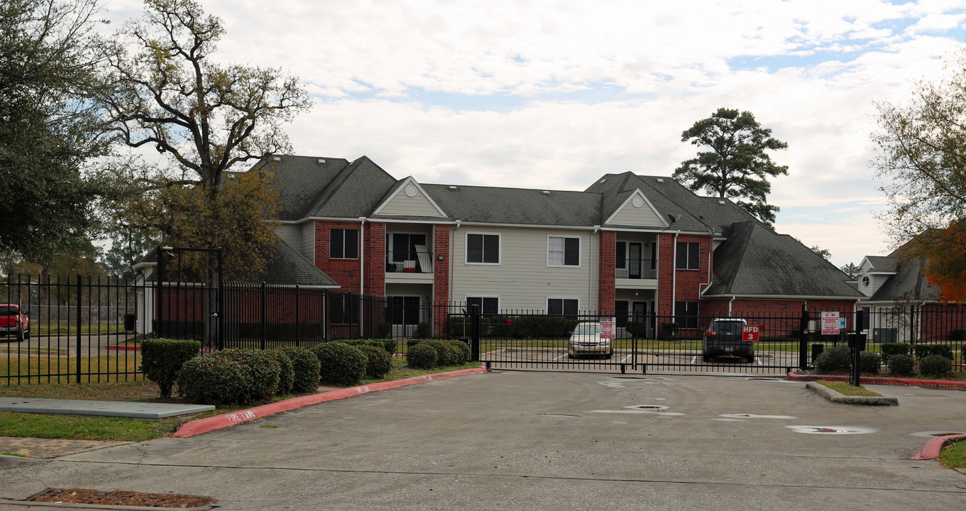 Wood Bayou Apartments in Houston, TX - Building Photo