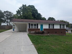 908 Columbia Rd in Maryville, TN - Building Photo