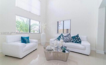 16588 SW 44th St in Miami, FL - Building Photo - Building Photo