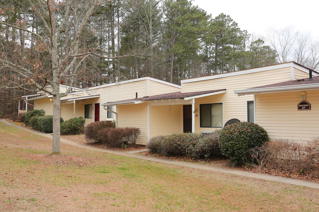 Vineyard Pointe Apartments in Riverdale, GA - Foto de edificio