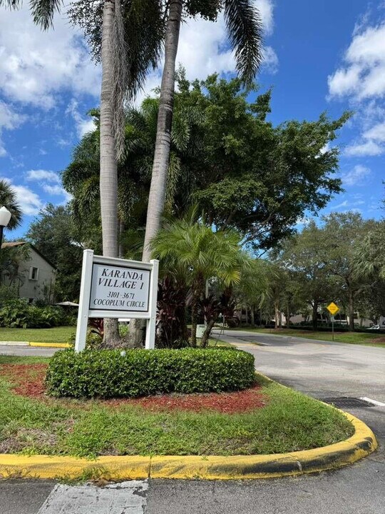 3167 Cocoplum Cir in Coconut Creek, FL - Building Photo