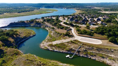 22713 Agave Grove Dr in Lago Vista, TX - Foto de edificio - Building Photo