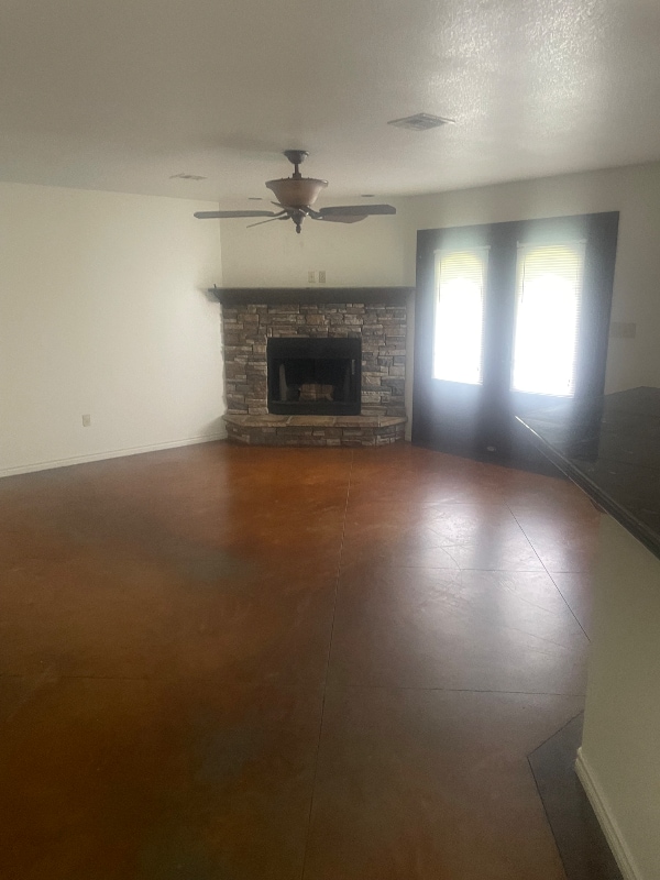 1221 Old Evadale Rd in Silsbee, TX - Building Photo - Building Photo