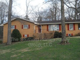 115 Co Rd 576 in Englewood, TN - Building Photo