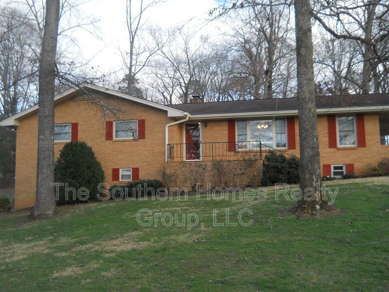 115 Co Rd 576 in Englewood, TN - Foto de edificio