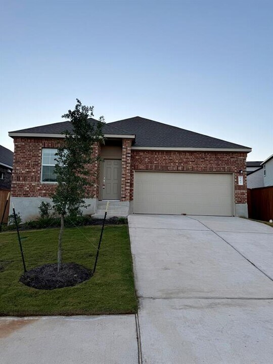 163 Cibolo Crk Lp in Bastrop, TX - Building Photo