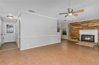 1602 Spring Branch Dr in Cleburne, TX - Building Photo - Building Photo