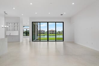 9516 Riverside Pk Dr in Boca Raton, FL - Building Photo - Building Photo
