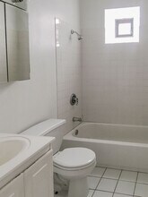 3056 N Greenview Ave, Unit 3 in Chicago, IL - Building Photo - Building Photo